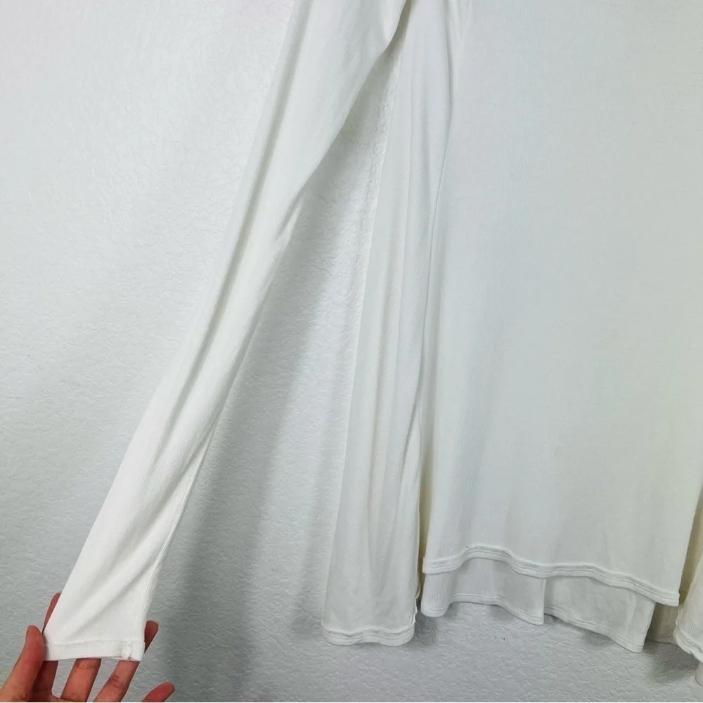 Free people long sleeve top in white color size S